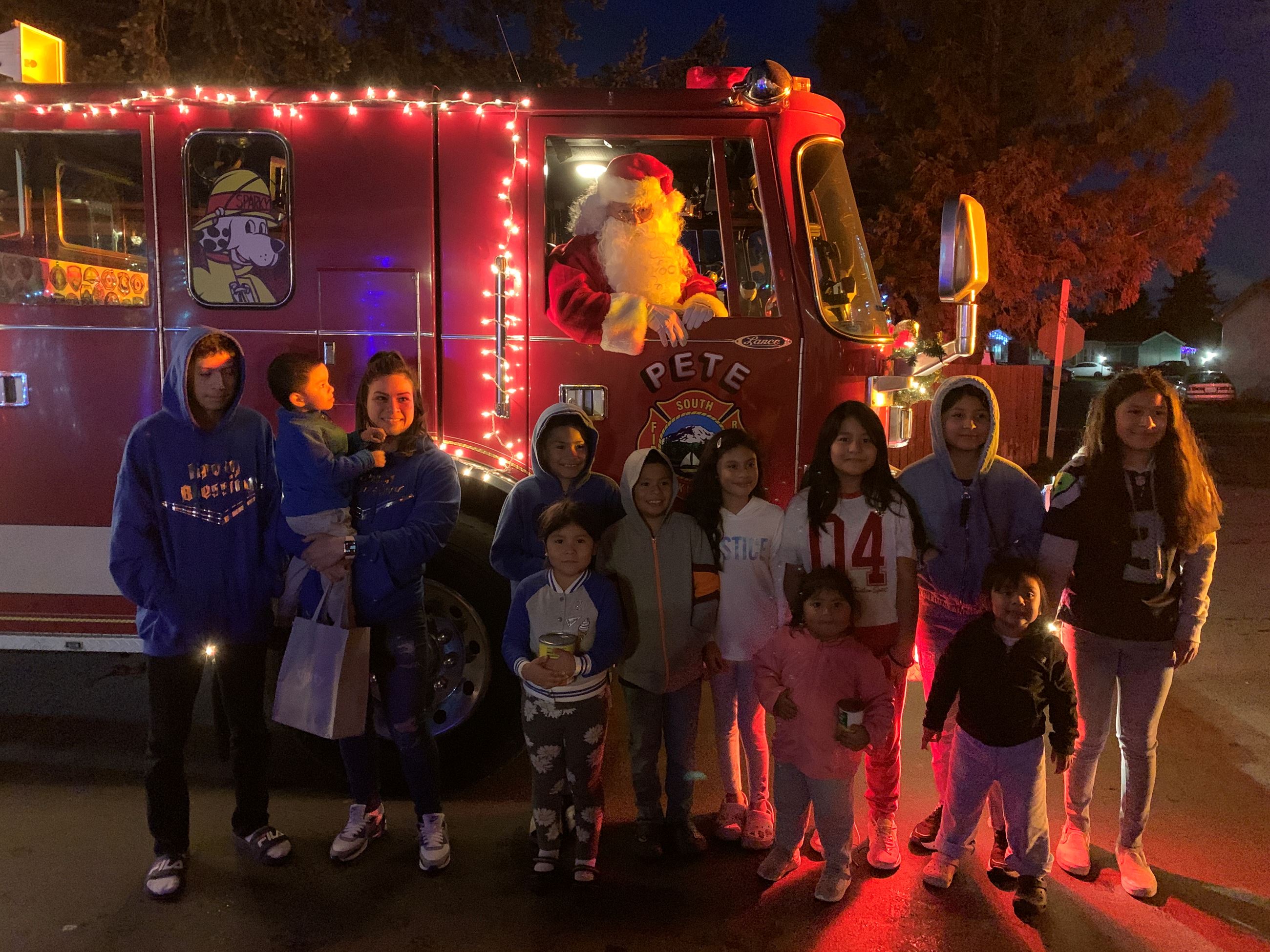 Santa Parade - Children with Pete the Fire Engine